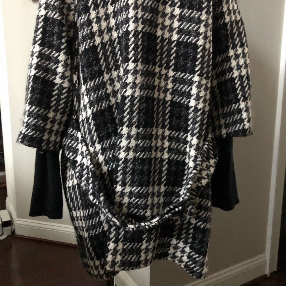 Beautiful Houndstooth Coat With Partial Sweater S… - image 1